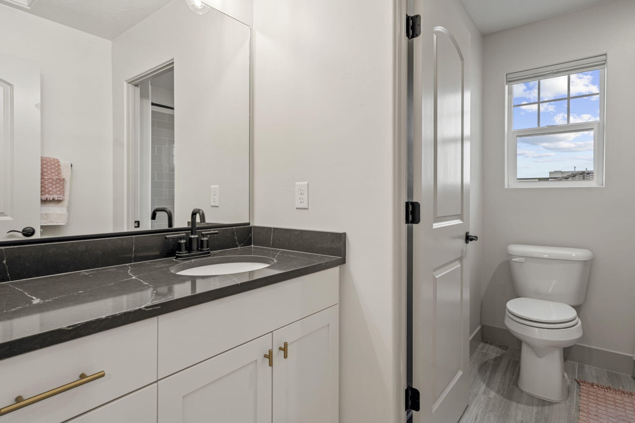 702 Juniper Hill DR St George, UT 84790 home for sale, MLS#25-265366 - Erika Rogers Photo 33