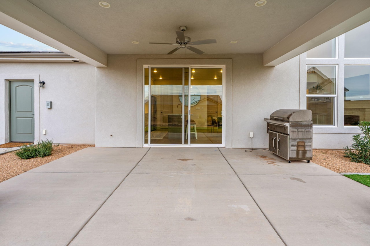 702 Juniper Hill DR St George, UT 84790 home for sale, MLS#25-265366 - Erika Rogers Photo 41