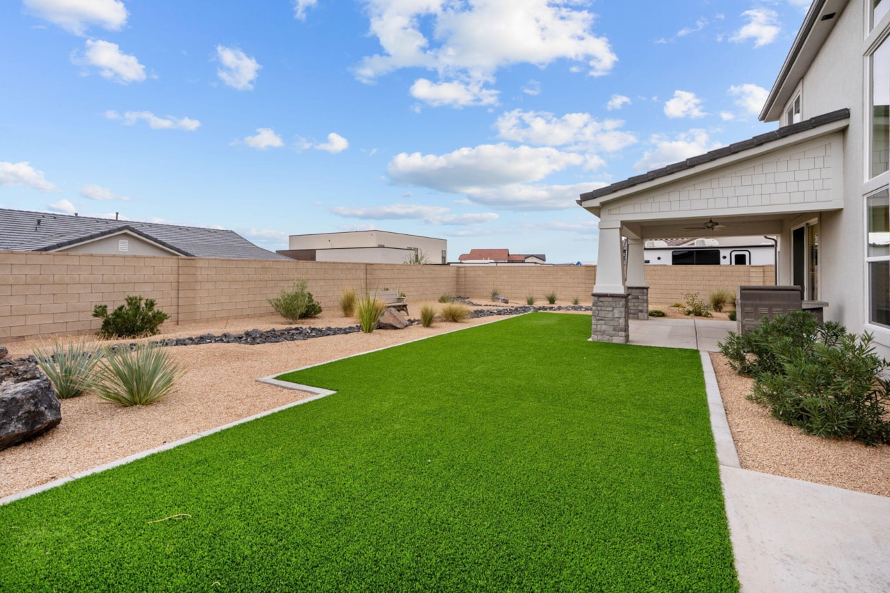 702 Juniper Hill DR St George, UT 84790 home for sale, MLS#25-265366 - Erika Rogers Photo 46