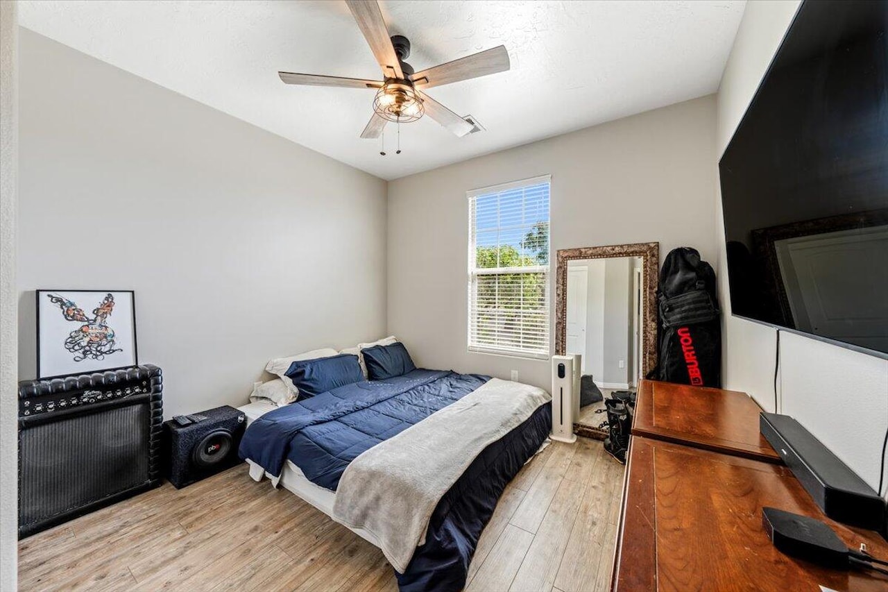 2445 E White Horse DR Washington, UT 84780 home for sale, MLS#25-265374 - Erika Rogers Photo 9