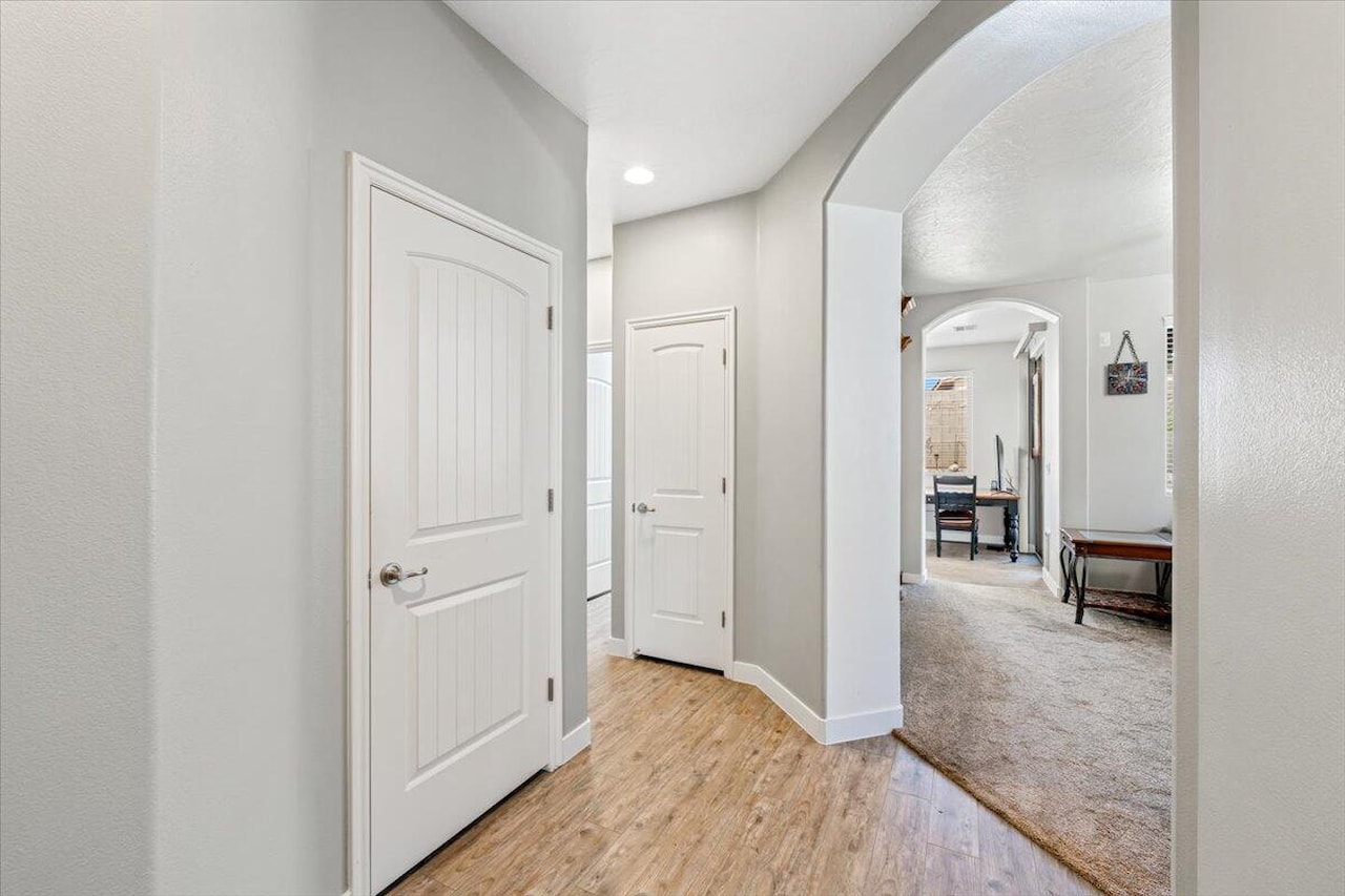 2445 E White Horse DR Washington, UT 84780 home for sale, MLS#25-265374 - Erika Rogers Photo 14