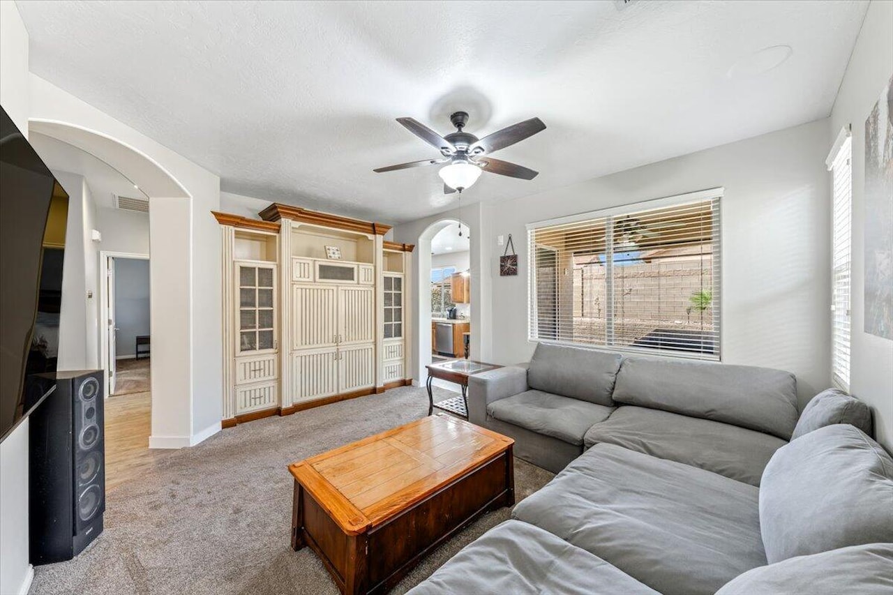 2445 E White Horse DR Washington, UT 84780 home for sale, MLS#25-265374 - Erika Rogers Photo 16