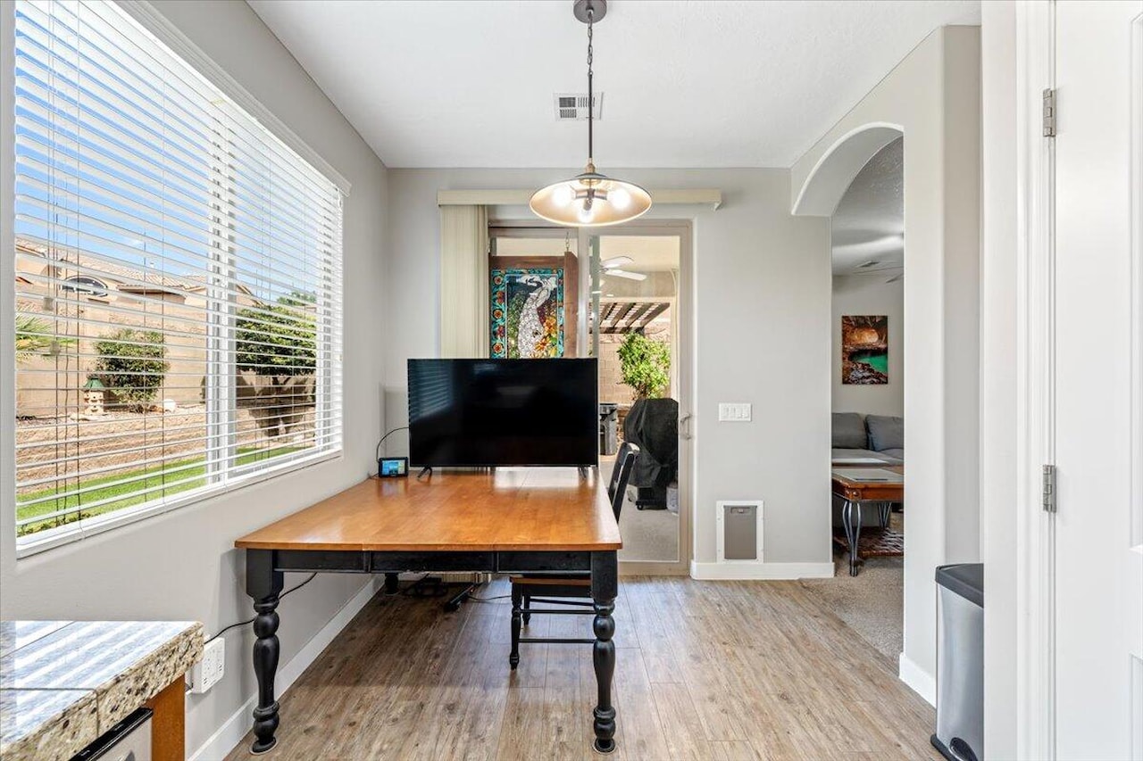 2445 E White Horse DR Washington, UT 84780 home for sale, MLS#25-265374 - Erika Rogers Photo 20