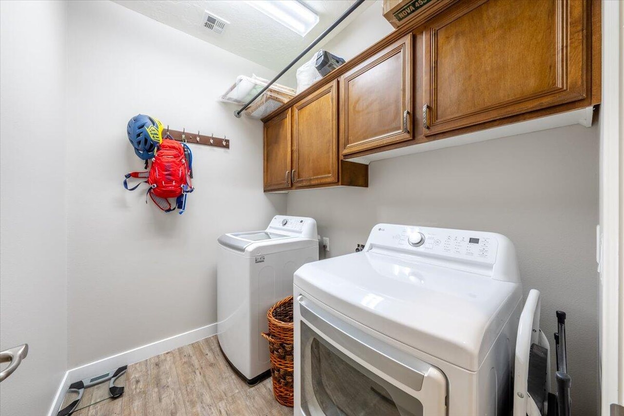 2445 E White Horse DR Washington, UT 84780 home for sale, MLS#25-265374 - Erika Rogers Photo 35