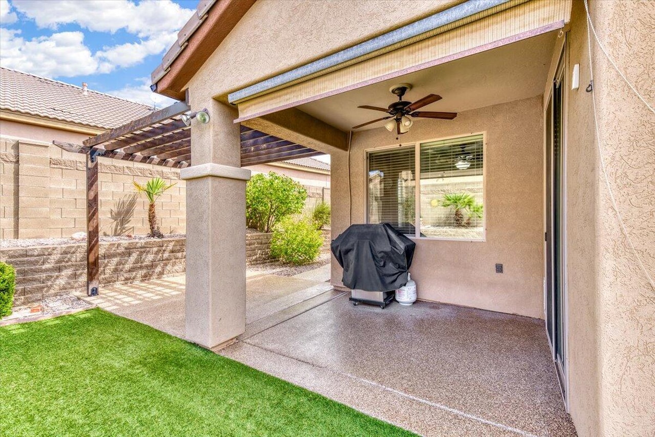 2445 E White Horse DR Washington, UT 84780 home for sale, MLS#25-265374 - Erika Rogers Photo 37