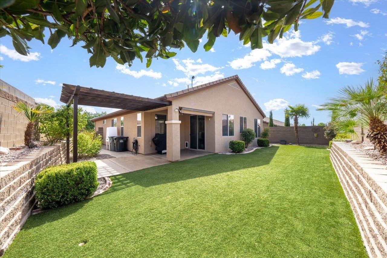 2445 E White Horse DR Washington, UT 84780 home for sale, MLS#25-265374 - Erika Rogers Photo 40