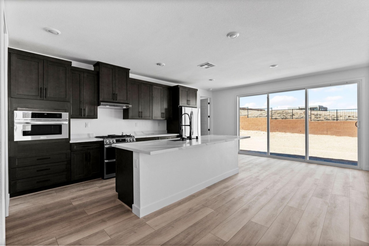 566 S Cecita Way St George, UT 84770 home for sale, MLS#25-265391 - Erika Rogers Photo 11