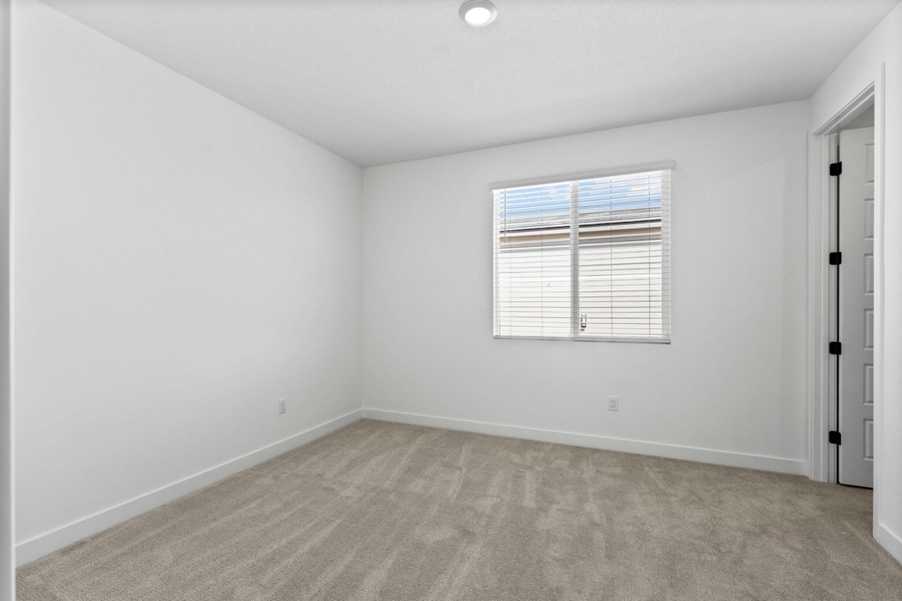 566 S Cecita Way St George, UT 84770 home for sale, MLS#25-265391 - Erika Rogers Photo 15