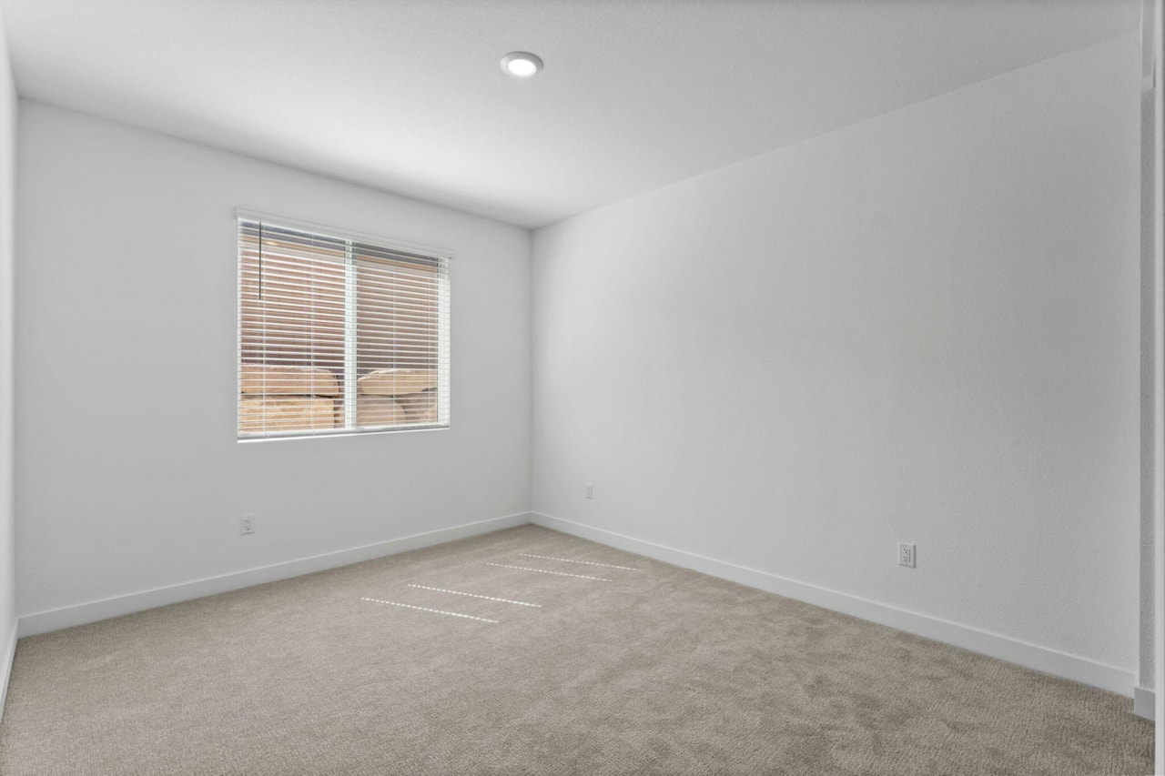 566 S Cecita Way St George, UT 84770 home for sale, MLS#25-265391 - Erika Rogers Photo 24