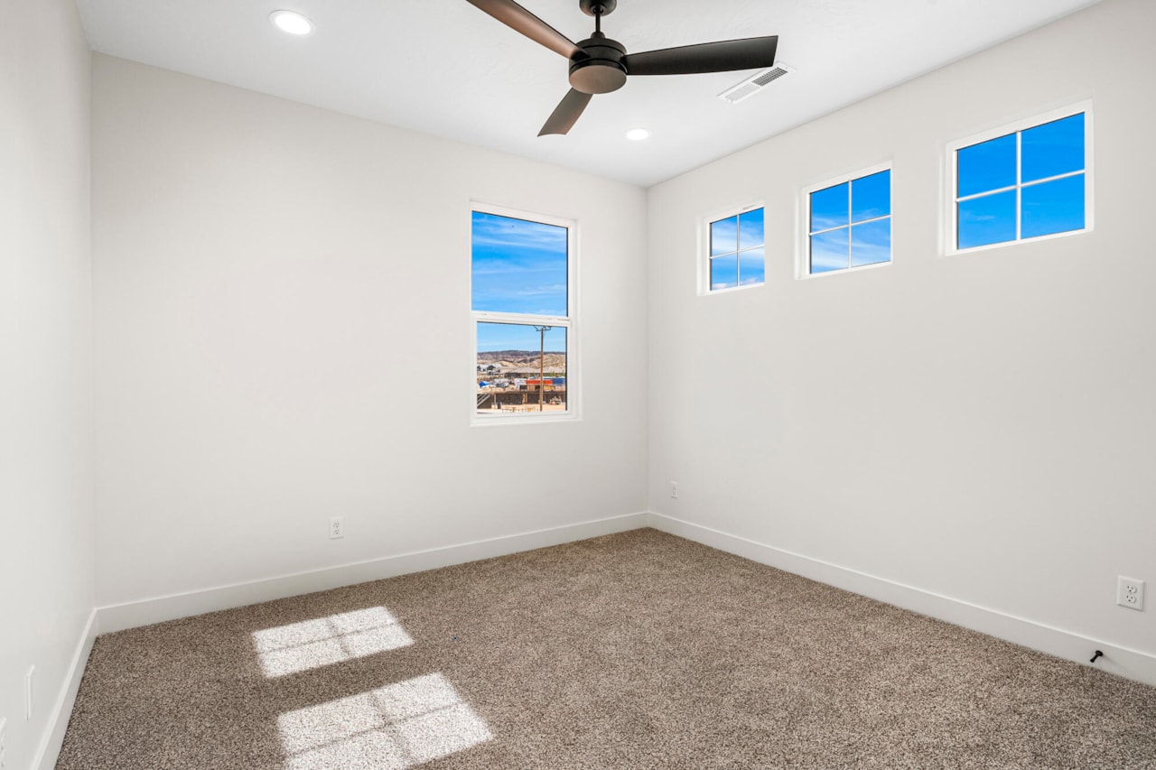 2159 E Sand River LN Washington, UT 84780 home for sale, MLS#25-258157 - Erika Rogers Photo 24