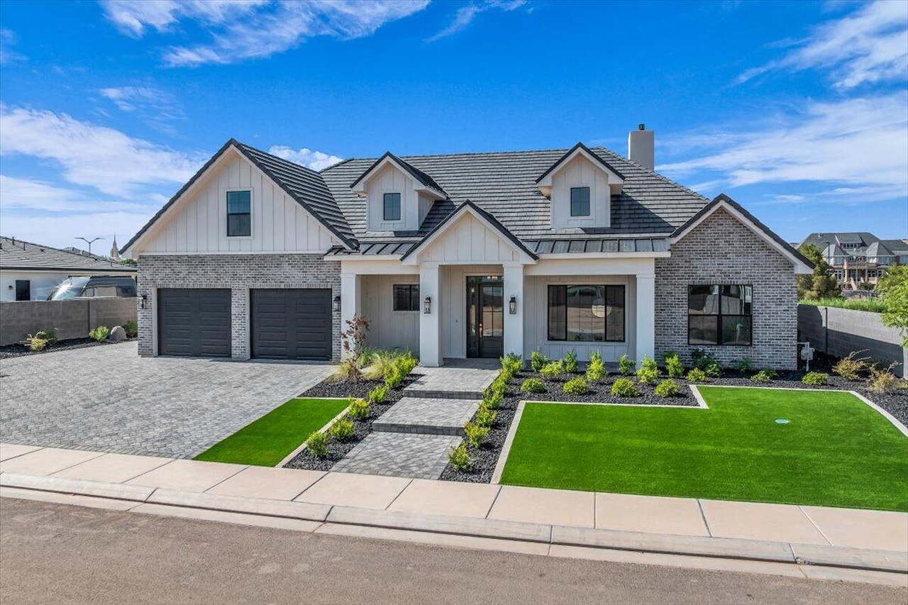 2738 Stonedale DR St George, UT 84790 home for sale, MLS#25-262942 - Erika Rogers Photo 4