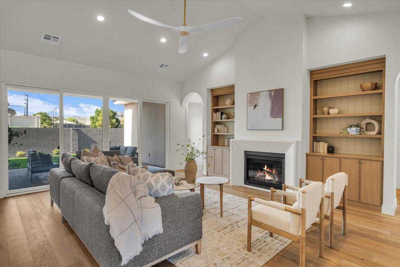 2738 Stonedale DR St George, UT 84790 home for sale, MLS#25-262942 - Erika Rogers Photo 9