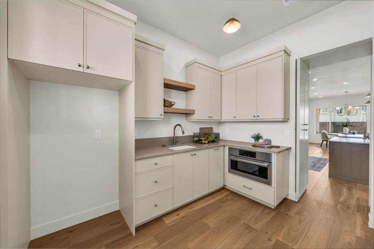 2738 Stonedale DR St George, UT 84790 home for sale, MLS#25-262942 - Erika Rogers Photo 15