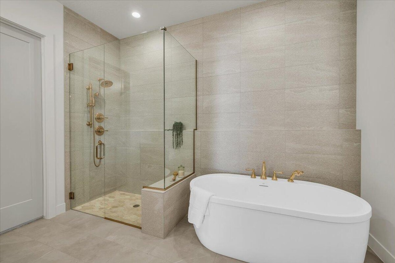 2738 Stonedale DR St George, UT 84790 home for sale, MLS#25-262942 - Erika Rogers Photo 18