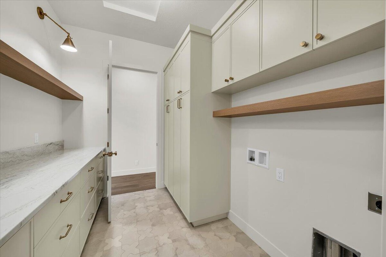 2738 Stonedale DR St George, UT 84790 home for sale, MLS#25-262942 - Erika Rogers Photo 26