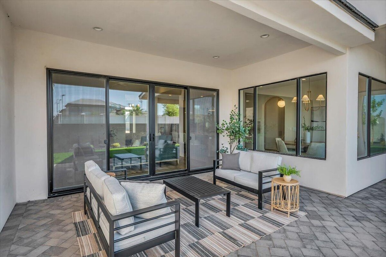 2738 Stonedale DR St George, UT 84790 home for sale, MLS#25-262942 - Erika Rogers Photo 27