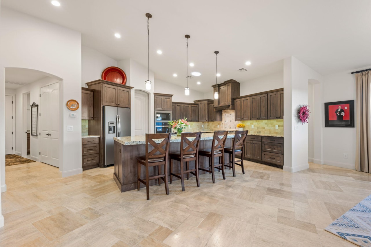 1696 S 1380  W St George, UT 84770 home for sale, MLS#25-265393 - Erika Rogers Photo 4