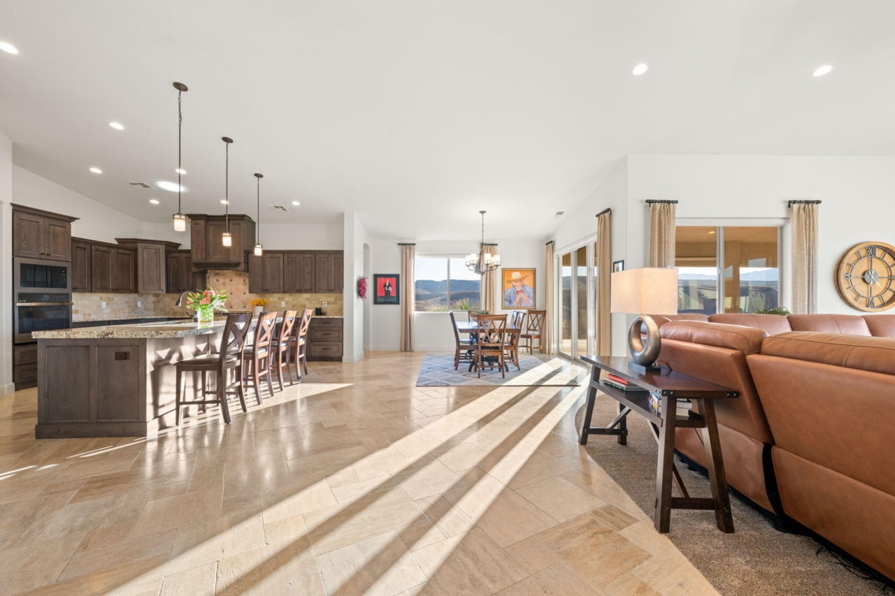 1696 S 1380  W St George, UT 84770 home for sale, MLS#25-265393 - Erika Rogers Photo 9