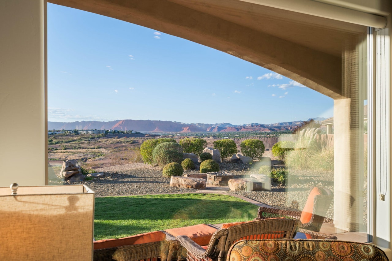 1696 S 1380  W St George, UT 84770 home for sale, MLS#25-265393 - Erika Rogers Photo 16