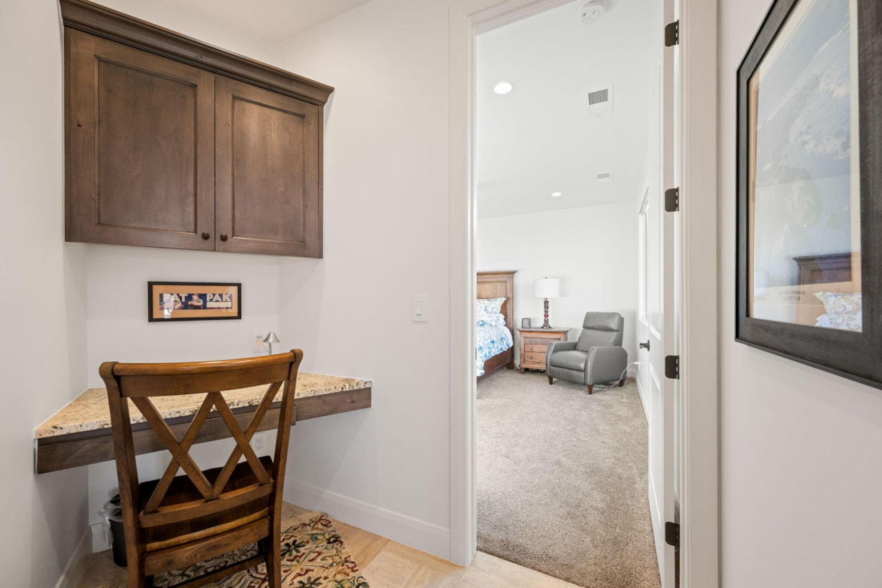 1696 S 1380  W St George, UT 84770 home for sale, MLS#25-265393 - Erika Rogers Photo 21