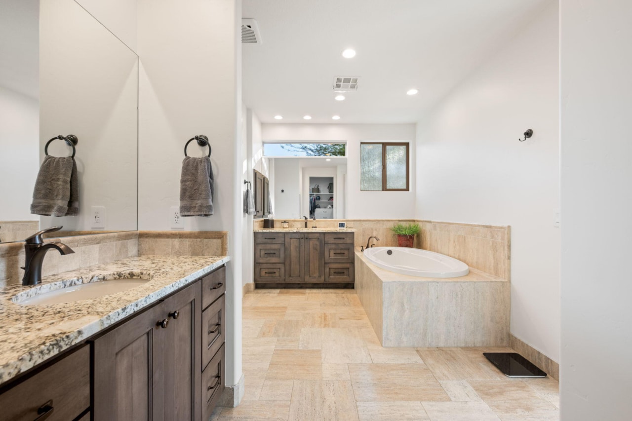 1696 S 1380  W St George, UT 84770 home for sale, MLS#25-265393 - Erika Rogers Photo 25