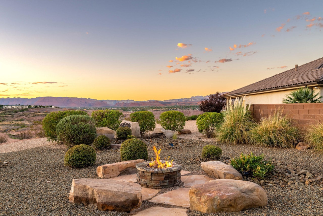 1696 S 1380  W St George, UT 84770 home for sale, MLS#25-265393 - Erika Rogers Photo 45