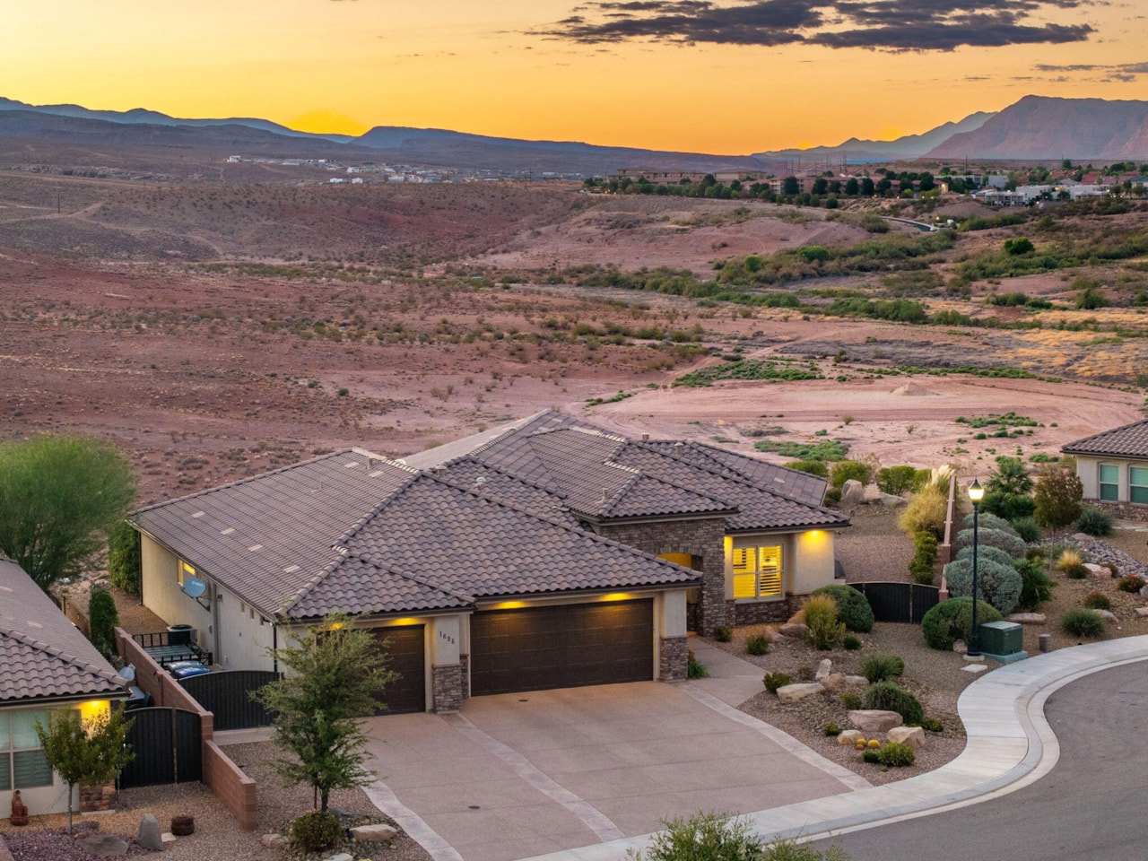 1696 S 1380  W St George, UT 84770 home for sale, MLS#25-265393 - Erika Rogers Photo 49