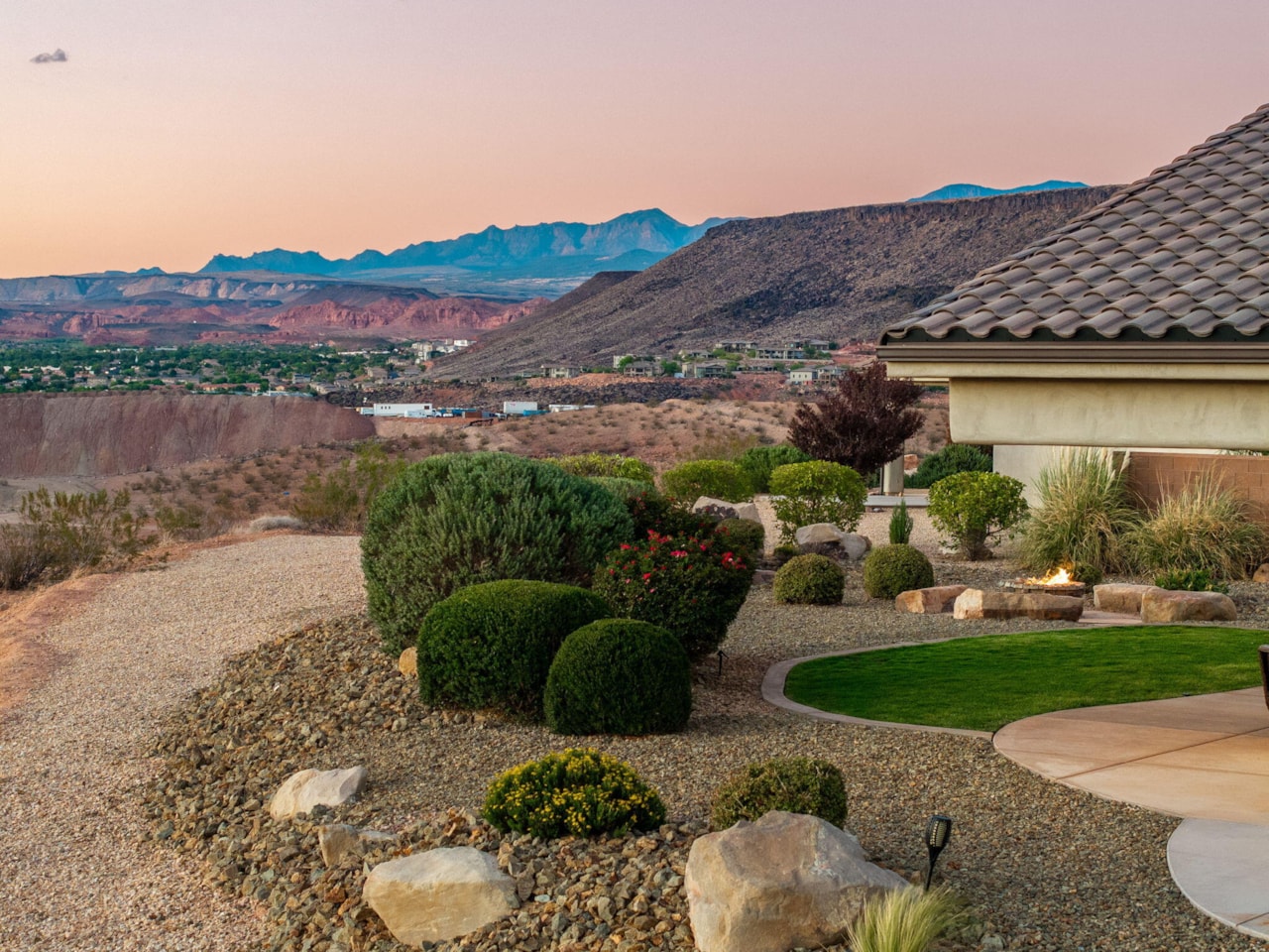 1696 S 1380  W St George, UT 84770 home for sale, MLS#25-265393 - Erika Rogers Photo 56