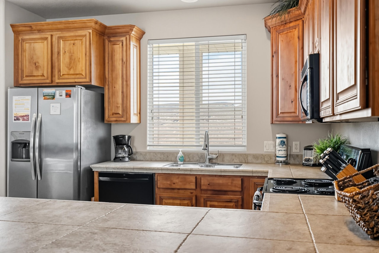 1845 W Canyon View #2012 St George, UT 84770 condo for sale, MLS#25-265446 - Erika Rogers Photo 5