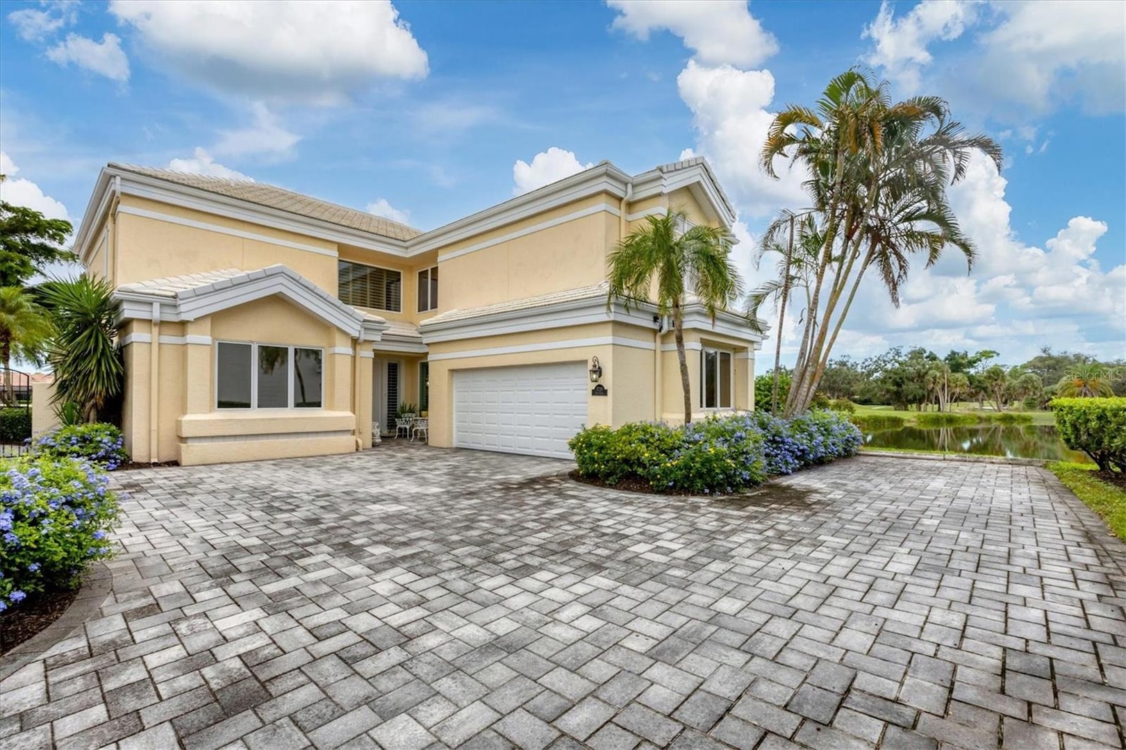 7728 Club Ln Sarasota, FL 34238 | MLS A4666269