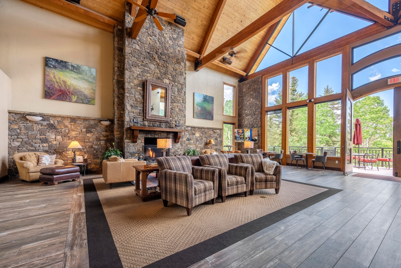 Turnkey Mountain Getaway at Bear Creek Lodge – A Telluride Investment & Lifestyle Retreat — photo 2
