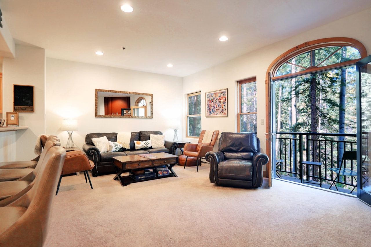 Turnkey Mountain Getaway at Bear Creek Lodge – A Telluride Investment & Lifestyle Retreat — photo 4