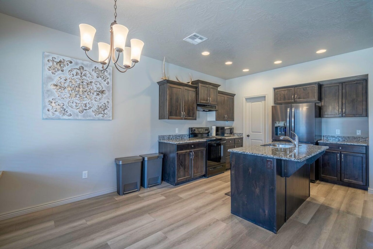 3224 Sugar Maple DR St George, UT 84790 home for sale, MLS#25-265498 - Erika Rogers Photo 8