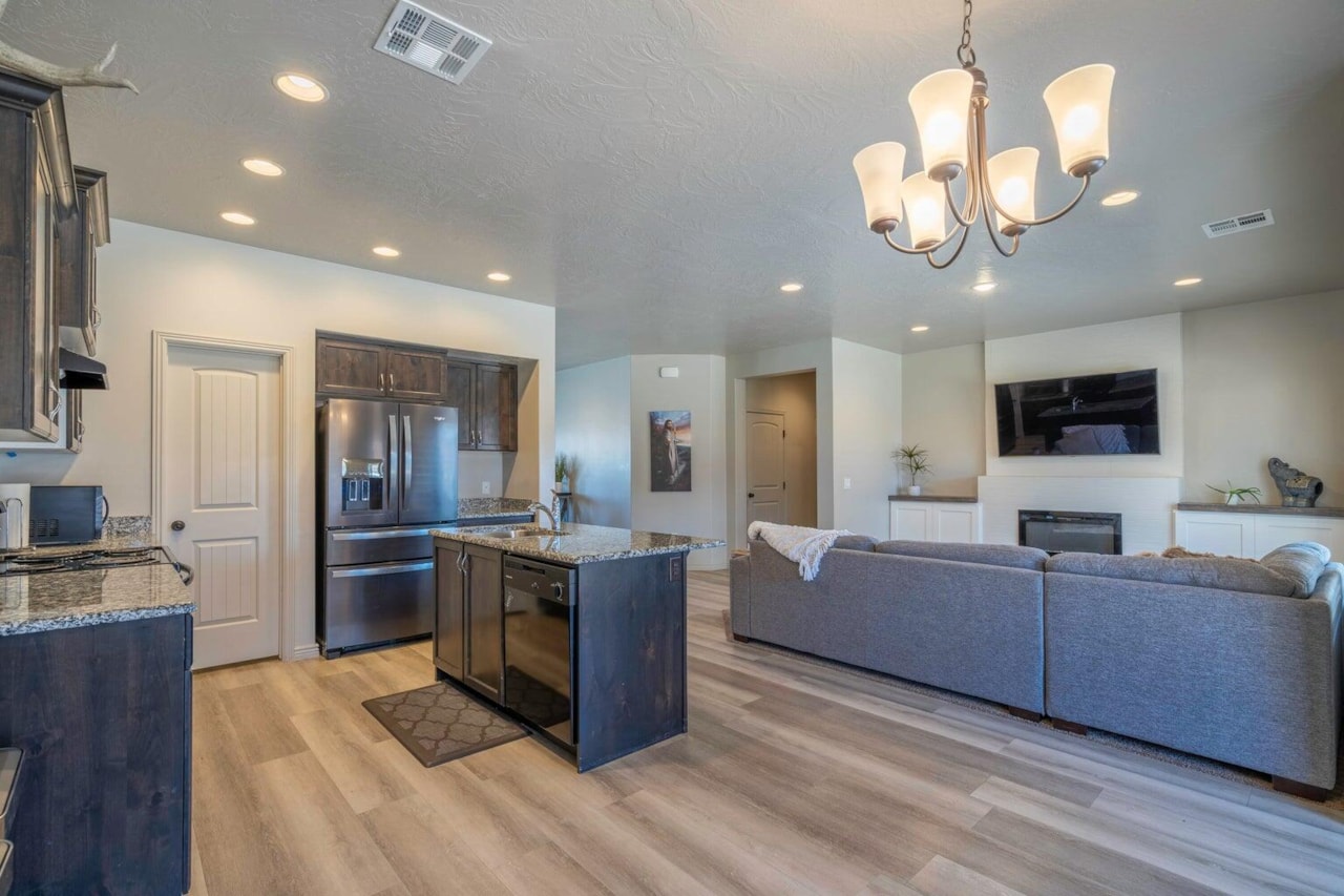 3224 Sugar Maple DR St George, UT 84790 home for sale, MLS#25-265498 - Erika Rogers Photo 11