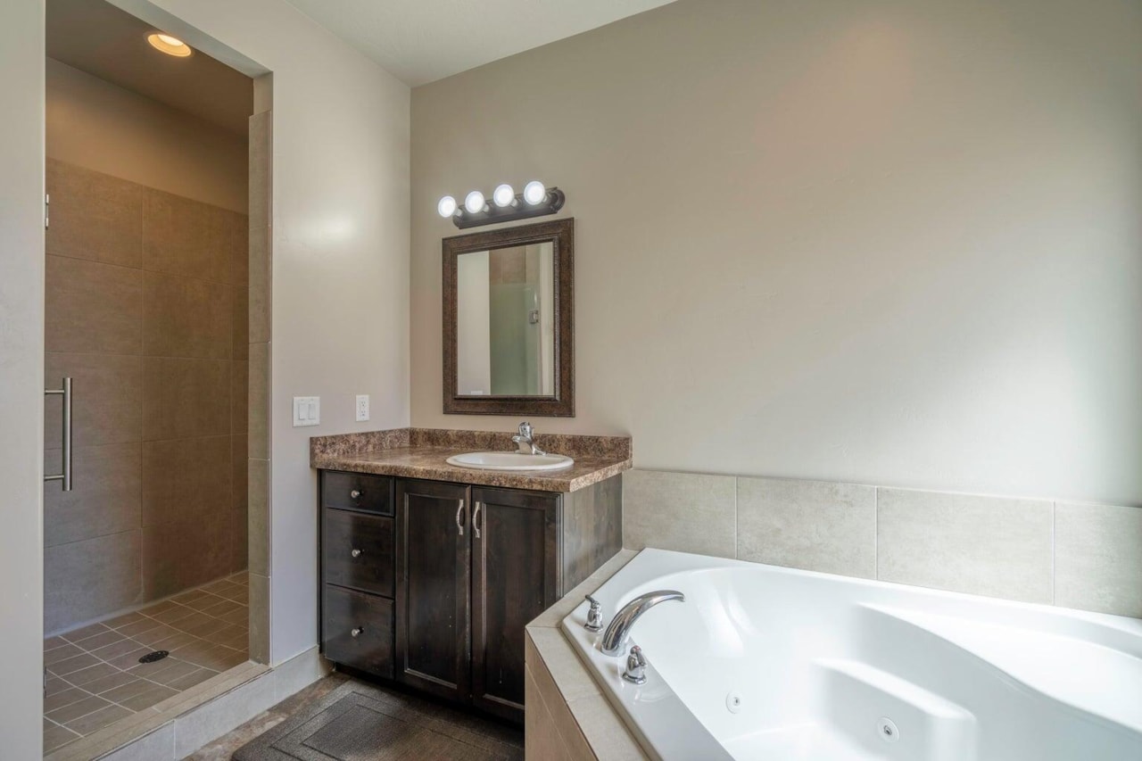 3224 Sugar Maple DR St George, UT 84790 home for sale, MLS#25-265498 - Erika Rogers Photo 19