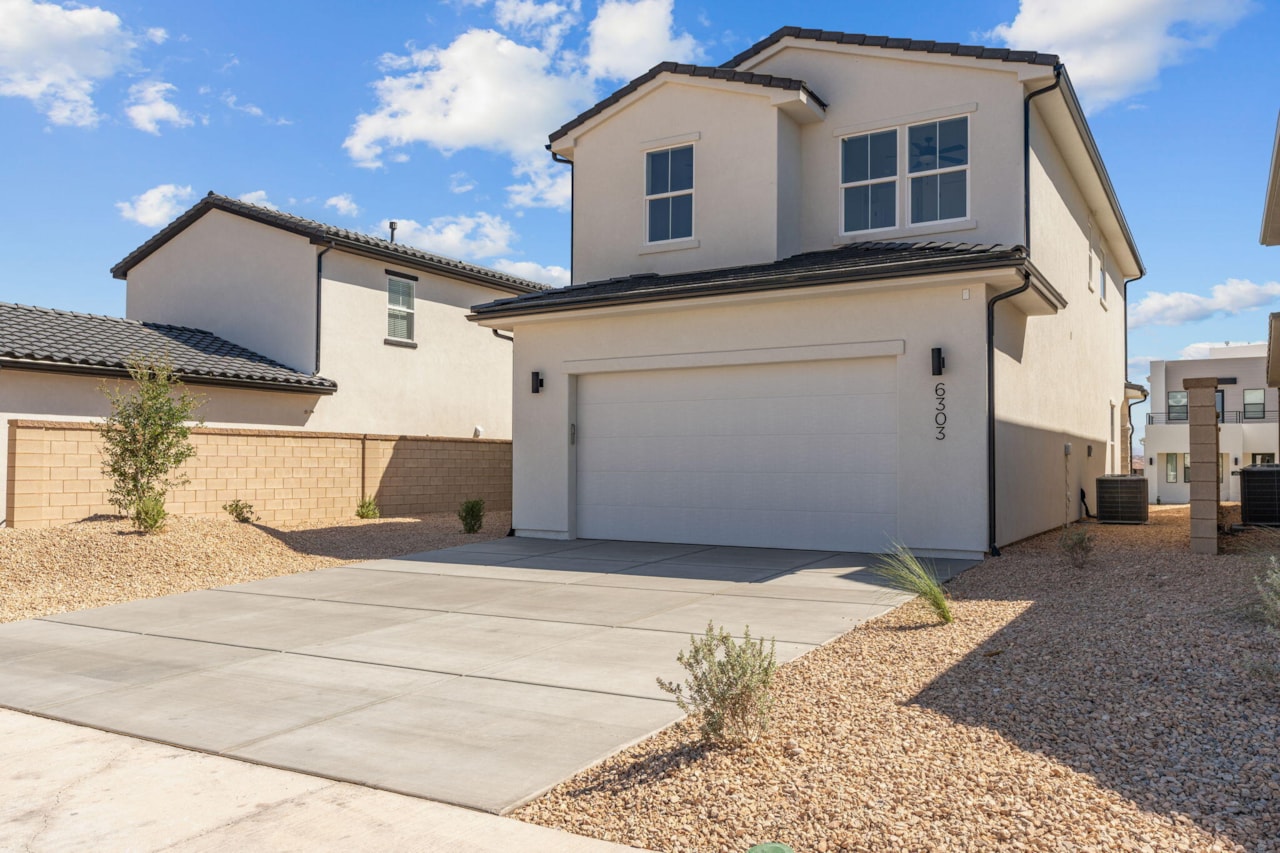 6303 S Tumblestone Cove St George, UT 84790 home for sale, MLS#25-265462 - Erika Rogers Photo 3