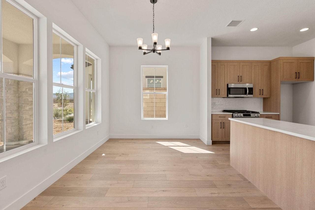 6303 S Tumblestone Cove St George, UT 84790 home for sale, MLS#25-265462 - Erika Rogers Photo 5