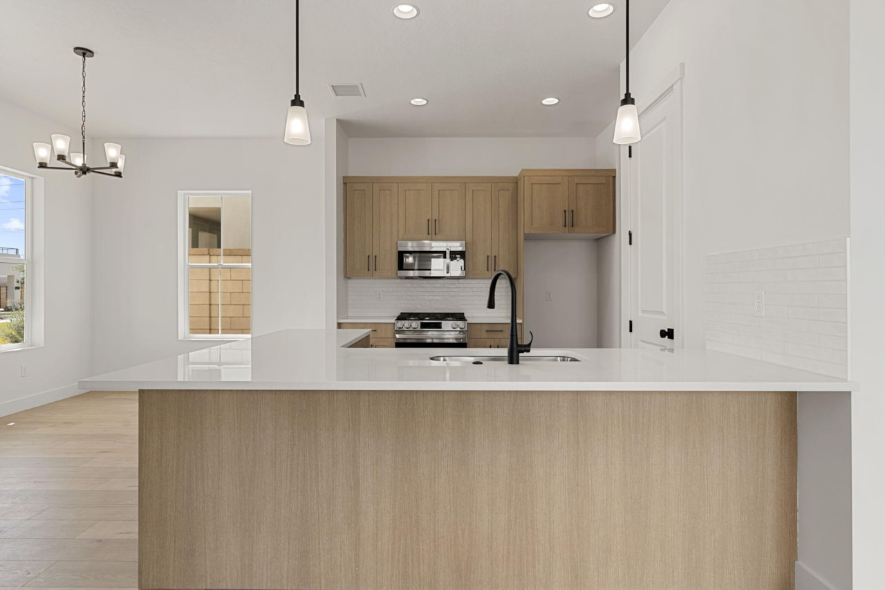 6303 S Tumblestone Cove St George, UT 84790 home for sale, MLS#25-265462 - Erika Rogers Photo 7