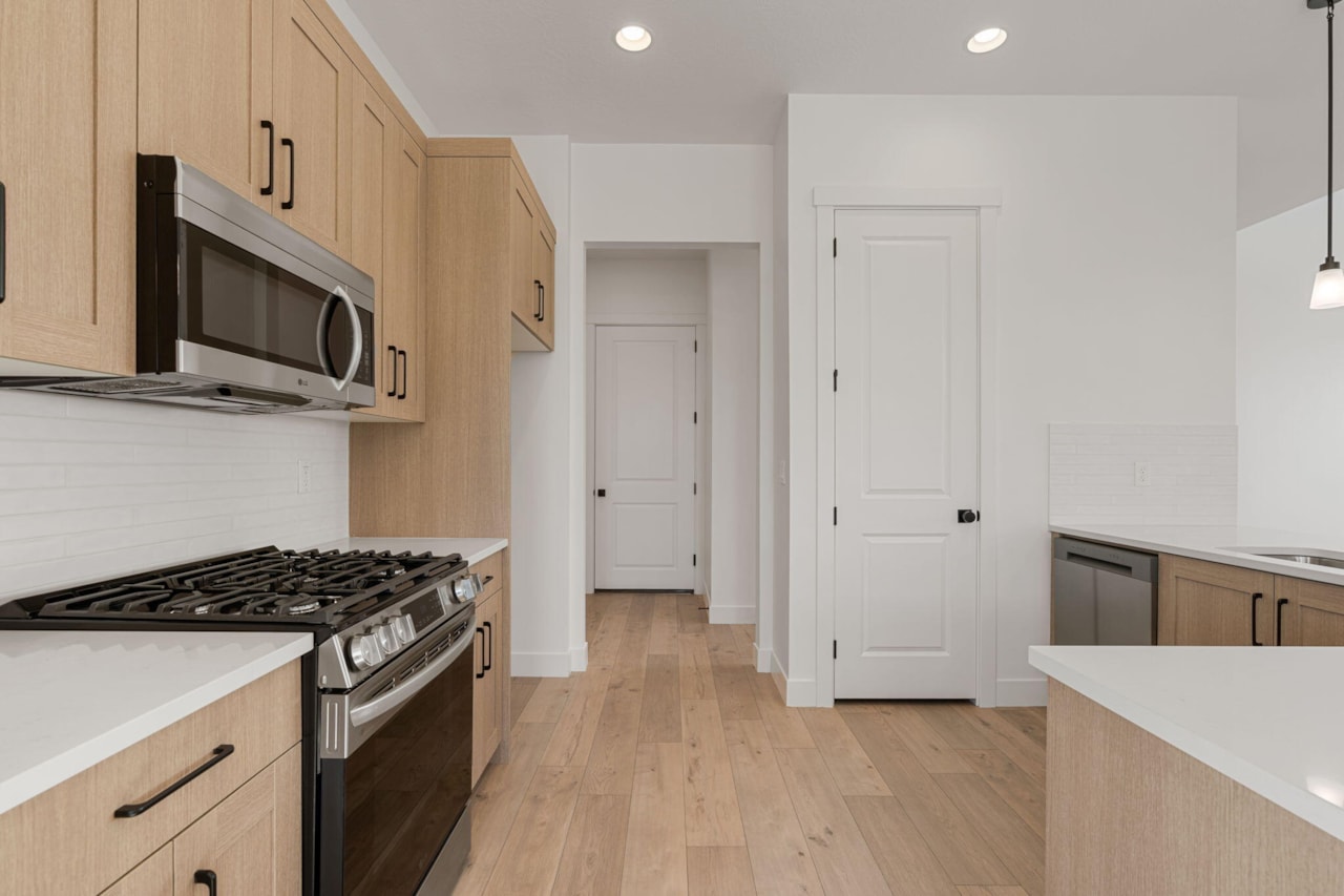 6303 S Tumblestone Cove St George, UT 84790 home for sale, MLS#25-265462 - Erika Rogers Photo 9