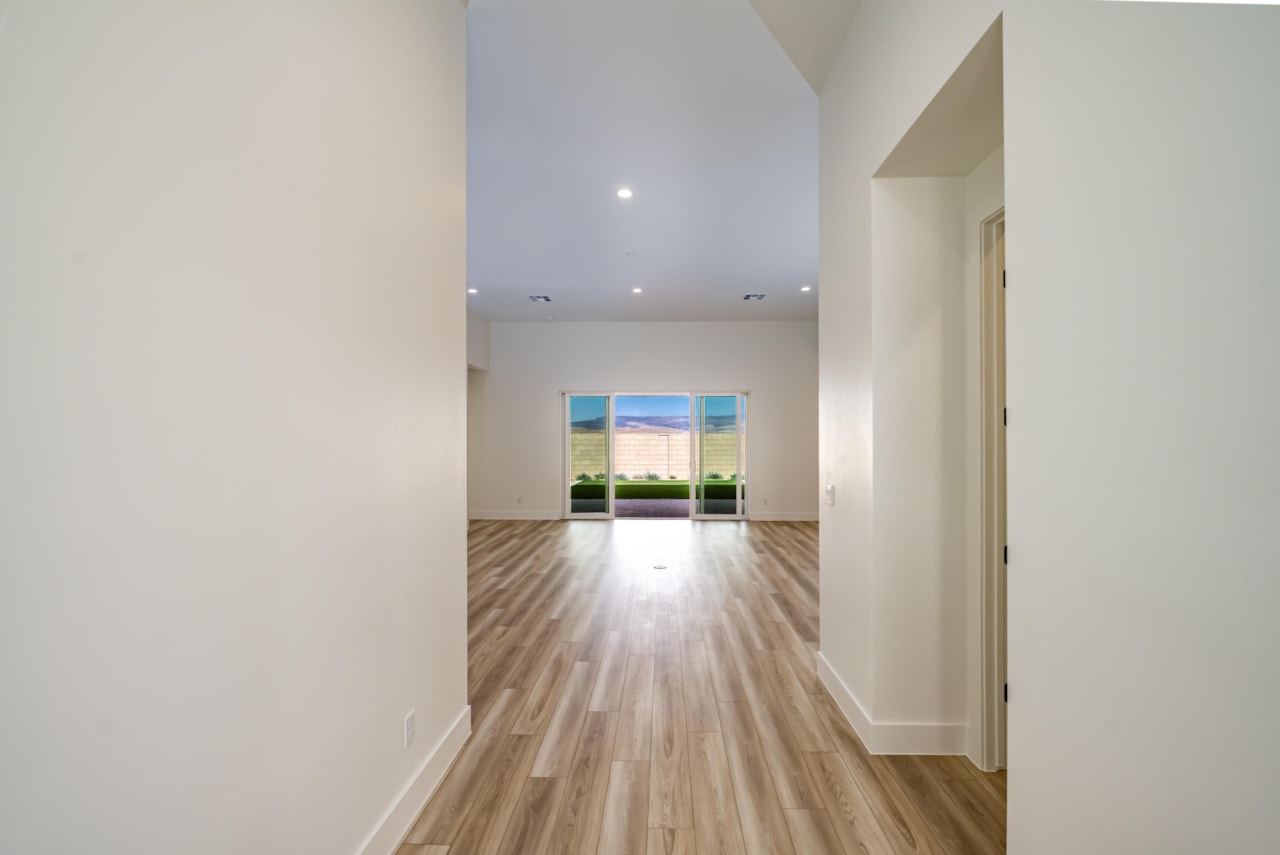 6098 Pinyon DR St George, UT 84790 home for sale, MLS#25-264122 - Erika Rogers Photo 5