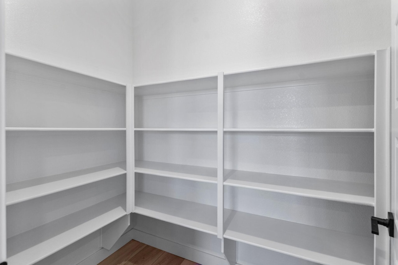 578 S Cecita Way Way St George, UT 84770 home for sale, MLS#25-262929 - Erika Rogers Photo 2