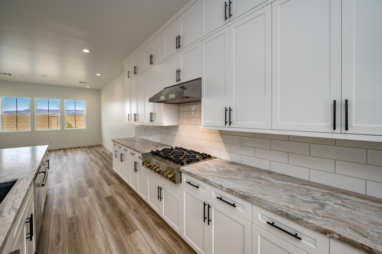 6098 Pinyon DR St George, UT 84790 home for sale, MLS#25-264122 - Erika Rogers Photo 15