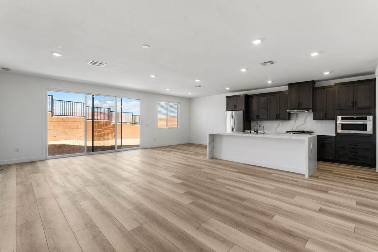 578 S Cecita Way Way St George, UT 84770 home for sale, MLS#25-262929 - Erika Rogers Photo 6