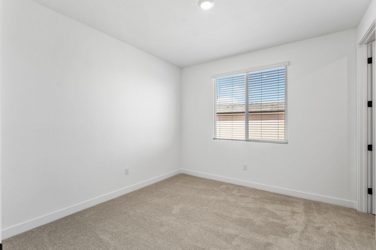 578 S Cecita Way Way St George, UT 84770 home for sale, MLS#25-262929 - Erika Rogers Photo 12