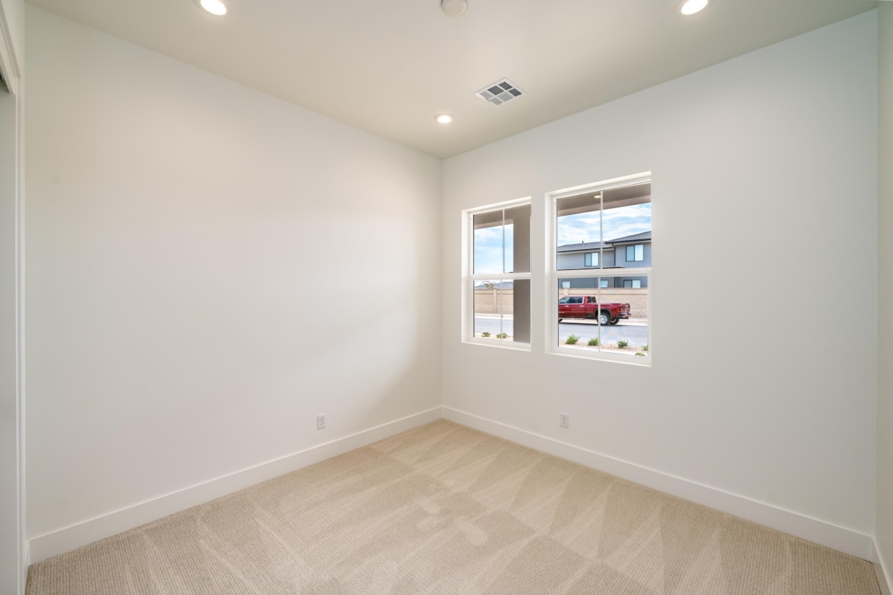 6098 Pinyon DR St George, UT 84790 home for sale, MLS#25-264122 - Erika Rogers Photo 32