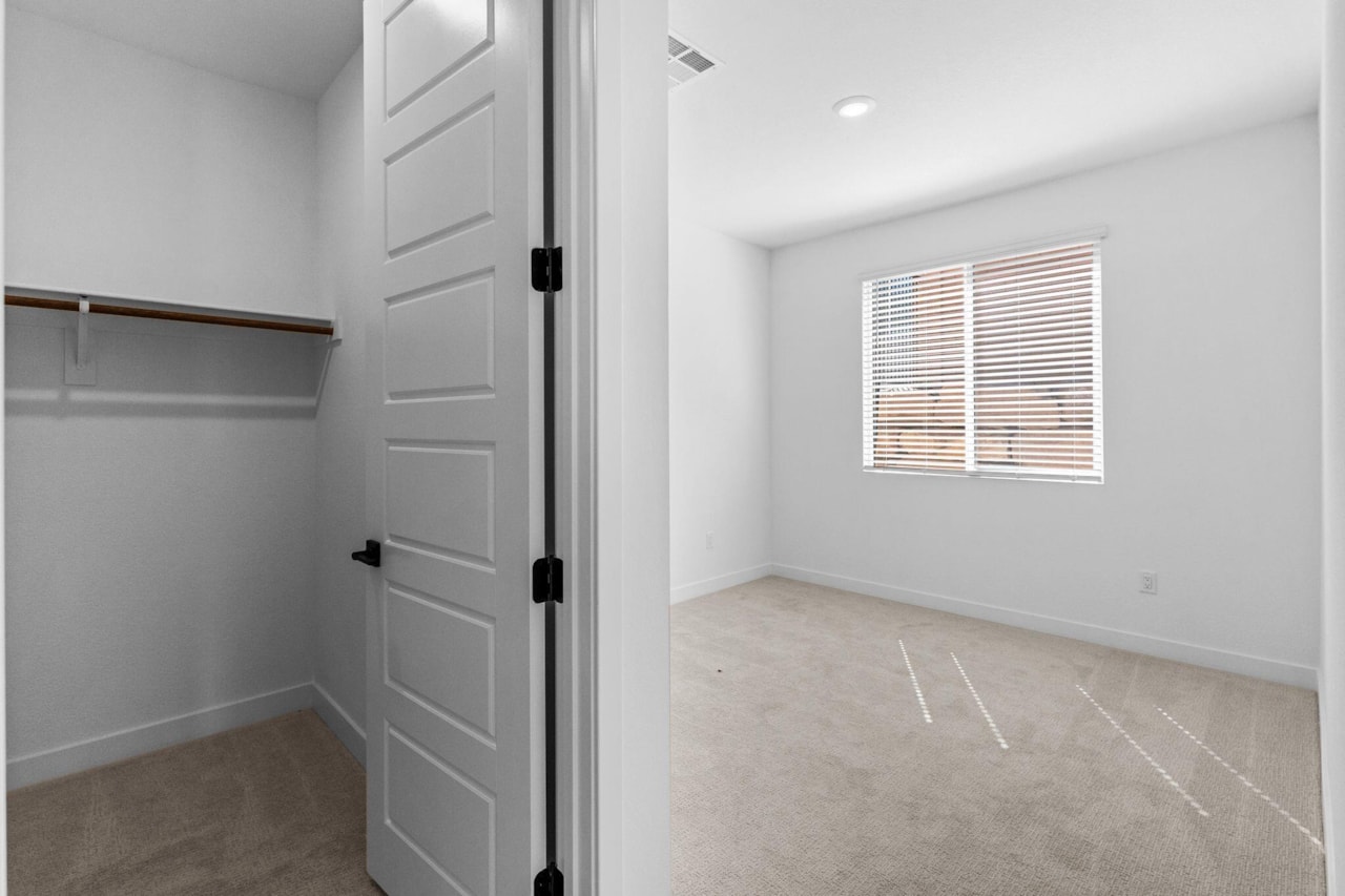 590 S Cecita Way Way St George, UT 84770 home for sale, MLS#25-260852 - Erika Rogers Photo 21