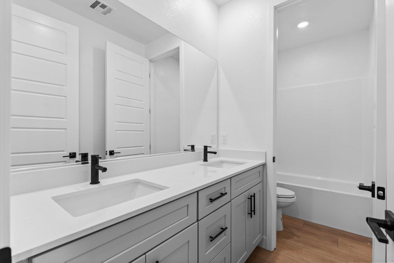 590 S Cecita Way Way St George, UT 84770 home for sale, MLS#25-260852 - Erika Rogers Photo 12