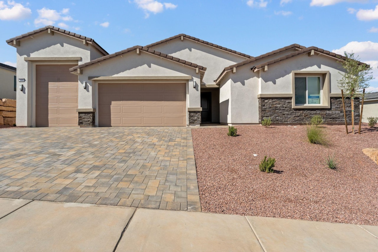 590 S Cecita Way Way St George, UT 84770 home for sale, MLS#25-260852 - Erika Rogers