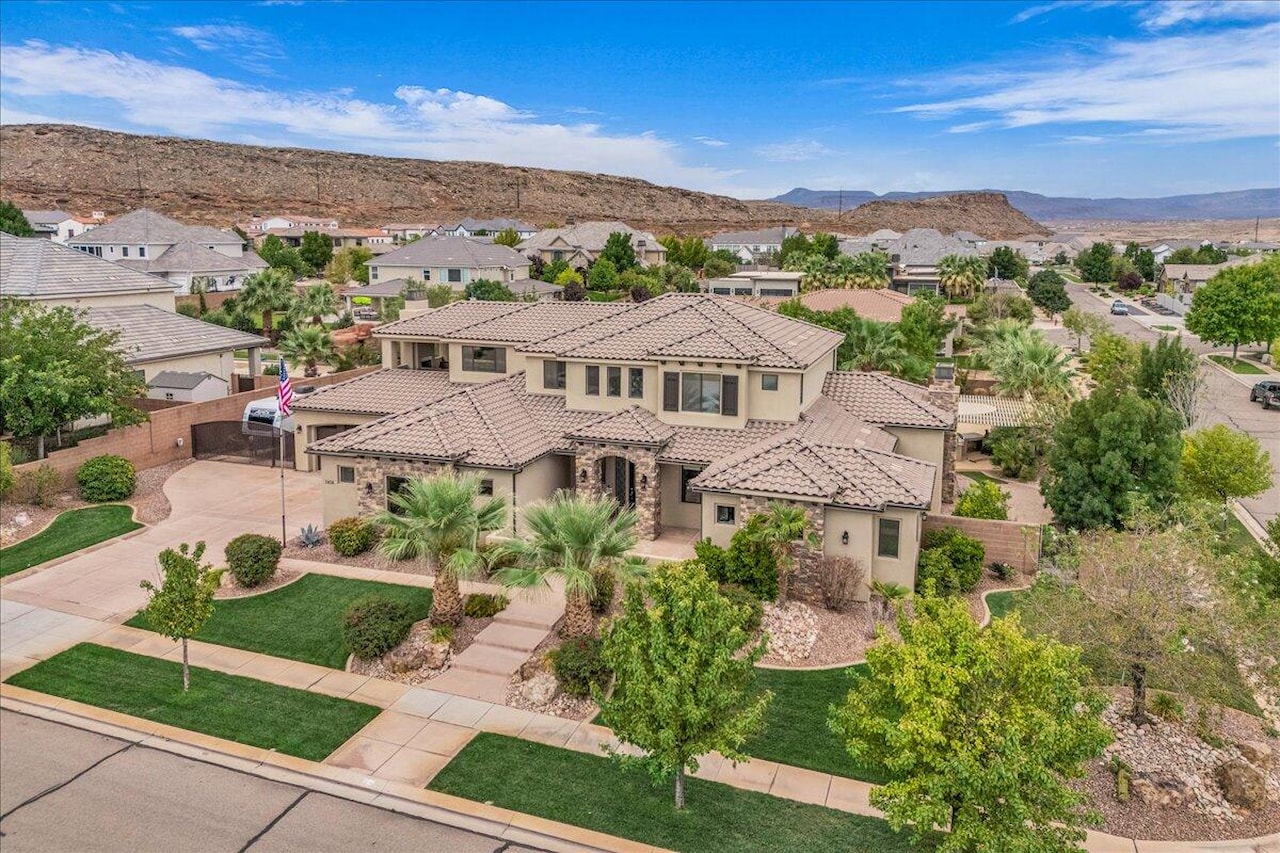 2434 E 3860  S St George, UT 84790 home for sale, MLS#25-265531 - Erika Rogers Photo 2