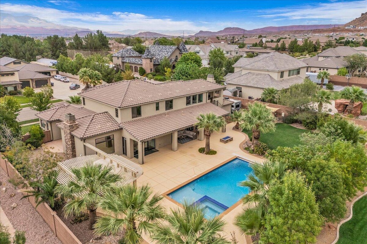 2434 E 3860  S St George, UT 84790 home for sale, MLS#25-265531 - Erika Rogers Photo 5